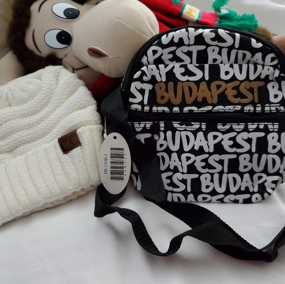 🔥2for$25 🔥 Budapest sling bag and Bonnet - Picture 4 of 5